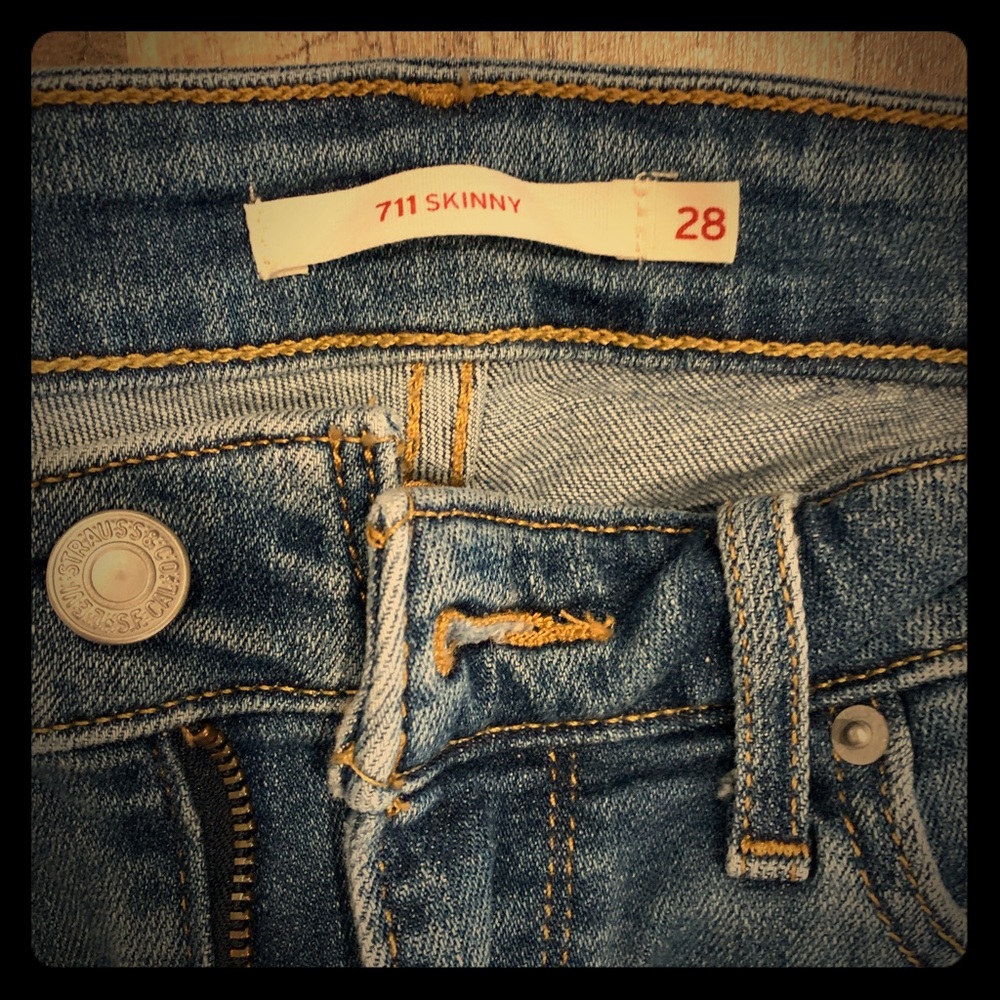 Levi’s 711 skinny SZ 28